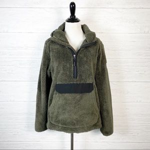 The North Face • Womens Campshire Pullover Hoodie